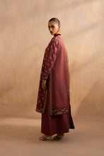 Load image into Gallery viewer, Buy MARYUM &amp; MARIA | DHAHAB &#39;25 - Lawn Collection 2025 from our website. We deal in all largest brands like Maria b, Shamrock Maryum N Maria Collection, Imrozia collection. This wedding season, flaunt yourself in beautiful Shamrock collection. Buy pakistani dresses in UK, USA, Manchester from Lebaasonline