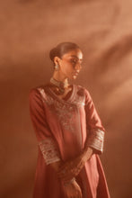 Load image into Gallery viewer, Buy MARYUM &amp; MARIA | DHAHAB &#39;25 - Lawn Collection 2025 from our website. We deal in all largest brands like Maria b, Shamrock Maryum N Maria Collection, Imrozia collection. This wedding season, flaunt yourself in beautiful Shamrock collection. Buy pakistani dresses in UK, USA, Manchester from Lebaasonline