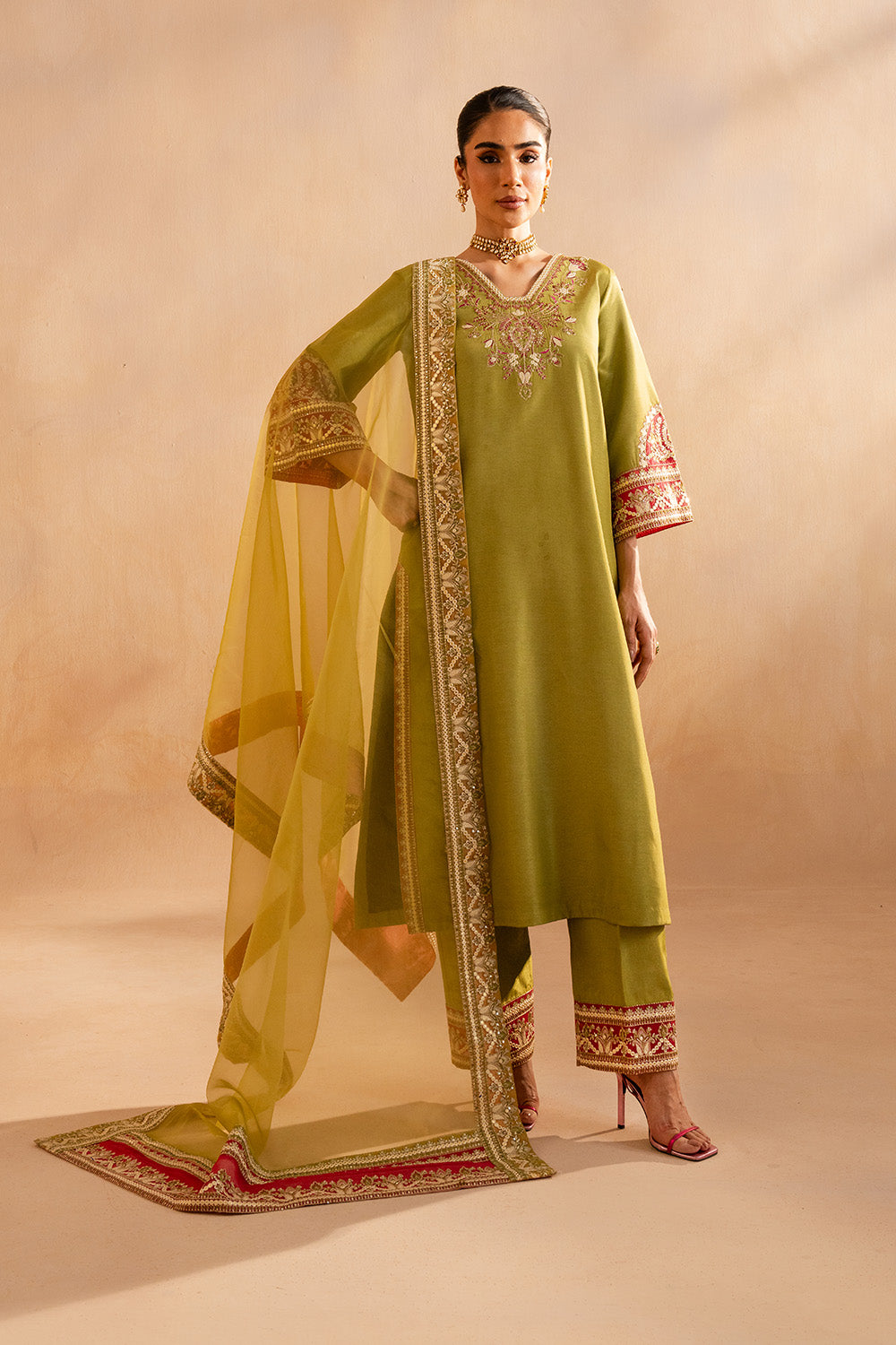 Buy MARYUM & MARIA | DHAHAB '25 - Lawn Collection 2025 from our website. We deal in all largest brands like Maria b, Shamrock Maryum N Maria Collection, Imrozia collection. This wedding season, flaunt yourself in beautiful Shamrock collection. Buy pakistani dresses in UK, USA, Manchester from Lebaasonline