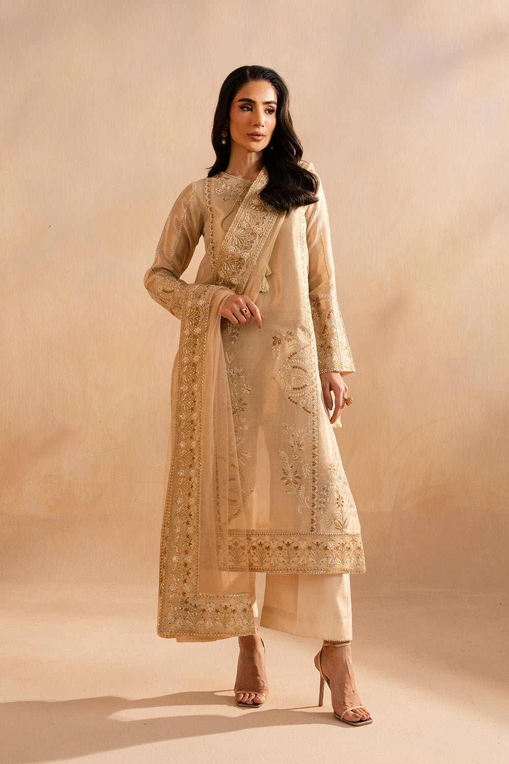 Buy MARYUM & MARIA | DHAHAB '25 - Lawn Collection 2025 from our website. We deal in all largest brands like Maria b, Shamrock Maryum N Maria Collection, Imrozia collection. This wedding season, flaunt yourself in beautiful Shamrock collection. Buy pakistani dresses in UK, USA, Manchester from Lebaasonline