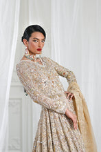 Load image into Gallery viewer, Buy Mysie By Tahira | Poetique&#39;23 Online Pakistani Designer Stylish Dresses from Lebaasonline at best SALE price in UK USA &amp; New York. Explore the new collections of Pakistani Festival Dresses from Lebaasonline &amp; Immerse yourself in the rich culture and elegant styles with our Pakistani Designer Outfit UK !