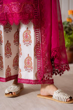 Load image into Gallery viewer, Saira Rizwan OUTLET CLEARANCE UP TO 90% OFF!!! DESIGNER BRAND BIG SANA SAFINAZ, ASIM JOFA, MARYUM N MARIA HUGE DISCOUNT!! WEB-STORE CLEARANCE, SALE 2025 GIVEAWAYS , BOXING DAY SALE, NEW YEARS SALE 2025!! CHRISTMAS SALE, END OF YEAR SALE, LEBAASONLINE 