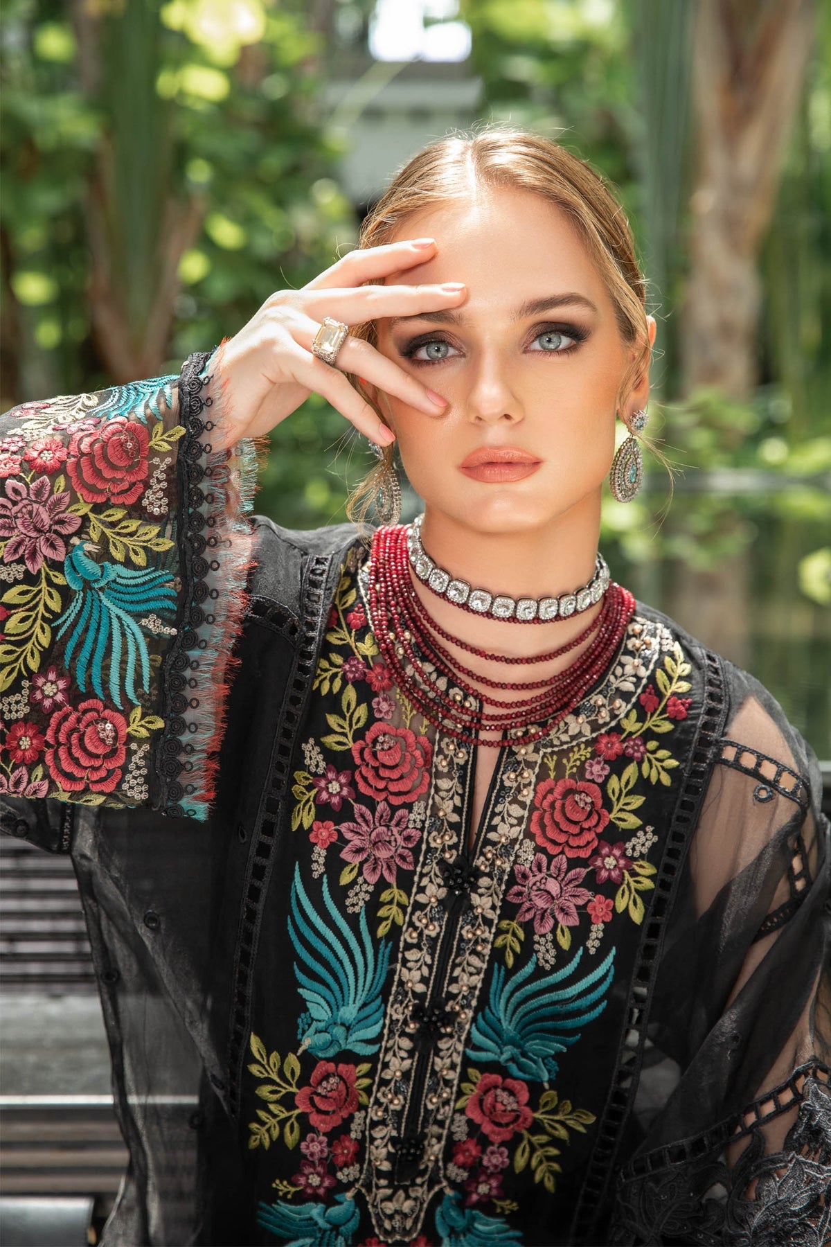 MARIA B | LUXURY LAWN 2023 | EL-23-04-Black - LebaasOnline 
