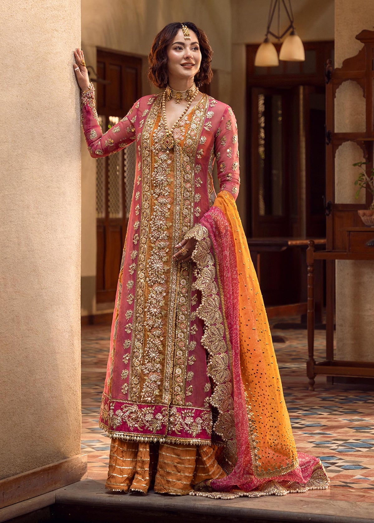 Mehndi Galore crimson wedding at LEBAASONLINE