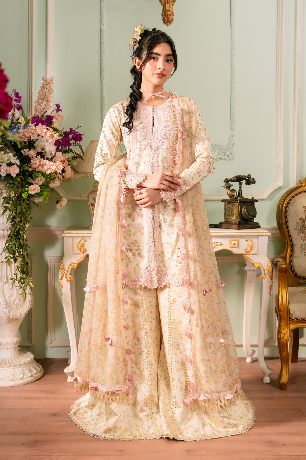 Buy Qalamkar Luxury Silk '26 Dress This winter wedding can be beautifully flaunted with our Qalamkar Collection. We have other Pakistani dress IN USA of Maria B Sana Safinaz PAKISTANI BRIDAL DRESS We can deliver unstitched/customized dresses like PAKISTANI BOUTIQUE DRESSES in UK USA from Lebaasonline