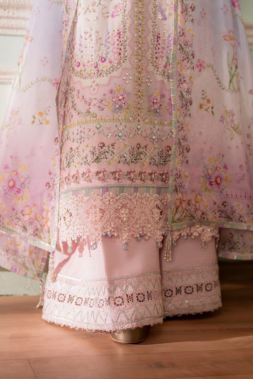 Buy Qalamkar Luxury Silk '26 Dress This winter wedding can be beautifully flaunted with our Qalamkar Collection. We have other Pakistani dress IN USA of Maria B Sana Safinaz PAKISTANI BRIDAL DRESS We can deliver unstitched/customized dresses like PAKISTANI BOUTIQUE DRESSES in UK USA from Lebaasonline