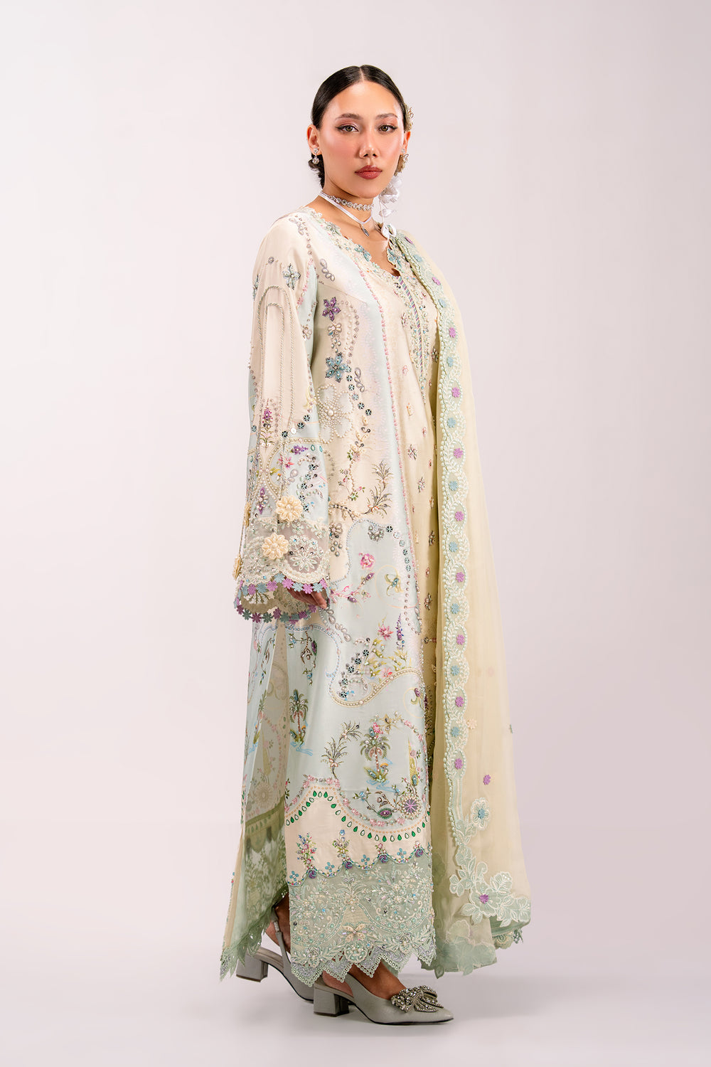 Buy Qalamkar Luxury Silk '26 Dress This winter wedding can be beautifully flaunted with our Qalamkar Collection. We have other Pakistani dress IN USA of Maria B Sana Safinaz PAKISTANI BRIDAL DRESS We can deliver unstitched/customized dresses like PAKISTANI BOUTIQUE DRESSES in UK USA from Lebaasonline