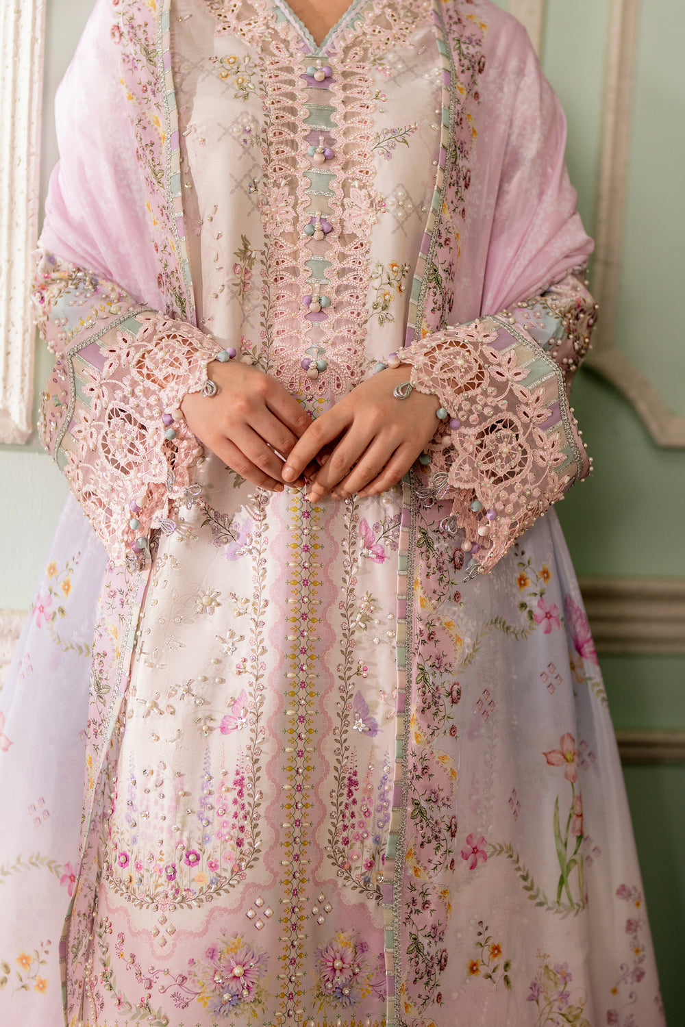 Buy Qalamkar Luxury Silk '26 Dress This winter wedding can be beautifully flaunted with our Qalamkar Collection. We have other Pakistani dress IN USA of Maria B Sana Safinaz PAKISTANI BRIDAL DRESS We can deliver unstitched/customized dresses like PAKISTANI BOUTIQUE DRESSES in UK USA from Lebaasonline