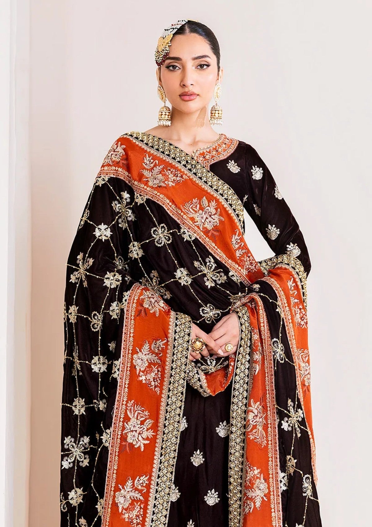 Buy Alizeh-Makhmal 25 | Luxury Velvet - AF-VLT#2224- Luxury VELVET. Online at Great Price! Available For UK, France & Germany. Baroque dresse from Pakistan & for SALE in the UK, USA, Manchester & London. Book now ready to wear & unstitched. Shop Wedding, festive, summer or winter branded outfits from Lebaasonline 