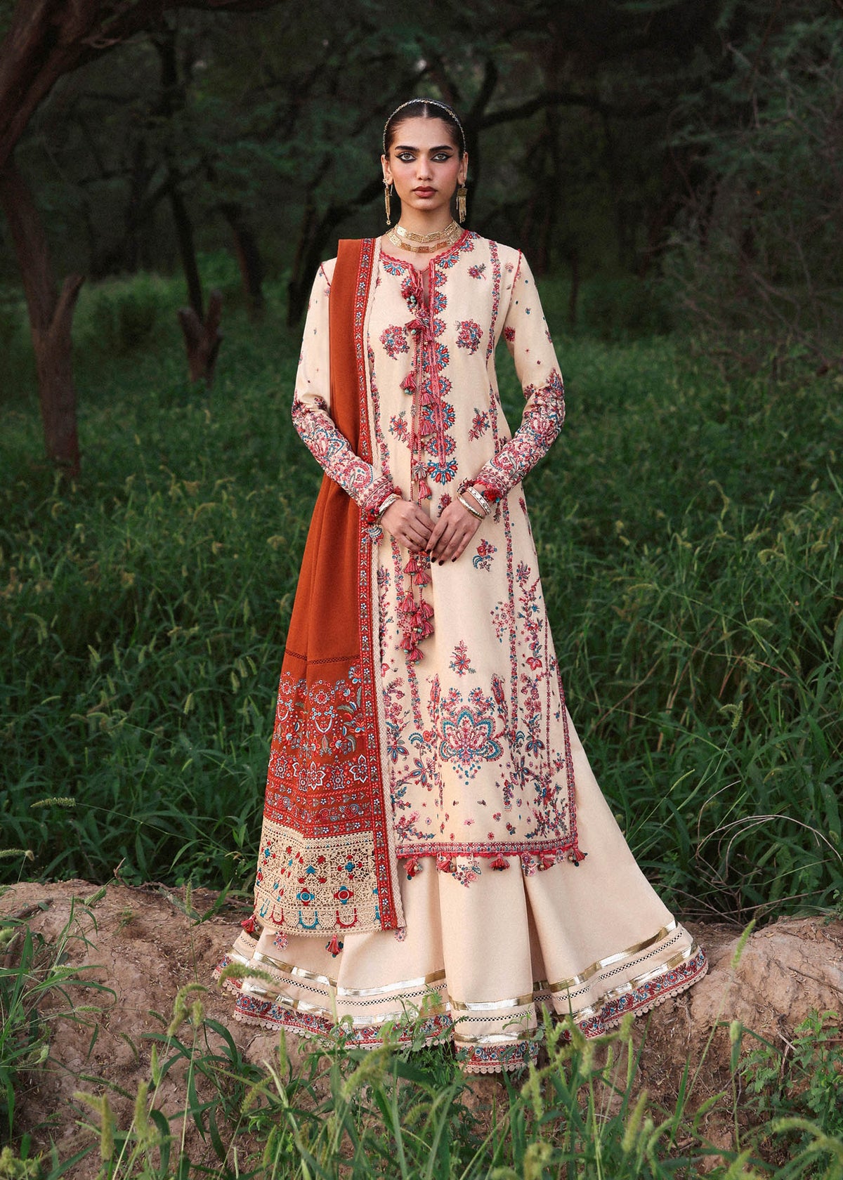 Hussain Rehar Karandi 2025 LEBAASONLINE Available on our website. We have exclusive variety of PAKISTANI DRESSES ONLINE. This wedding season get your unstitched or customized dresses from our PAKISTANI BOUTIQUE ONLINE. PAKISTANI DRESSES IN UK, USA,  Lebaasonline at SALE price!