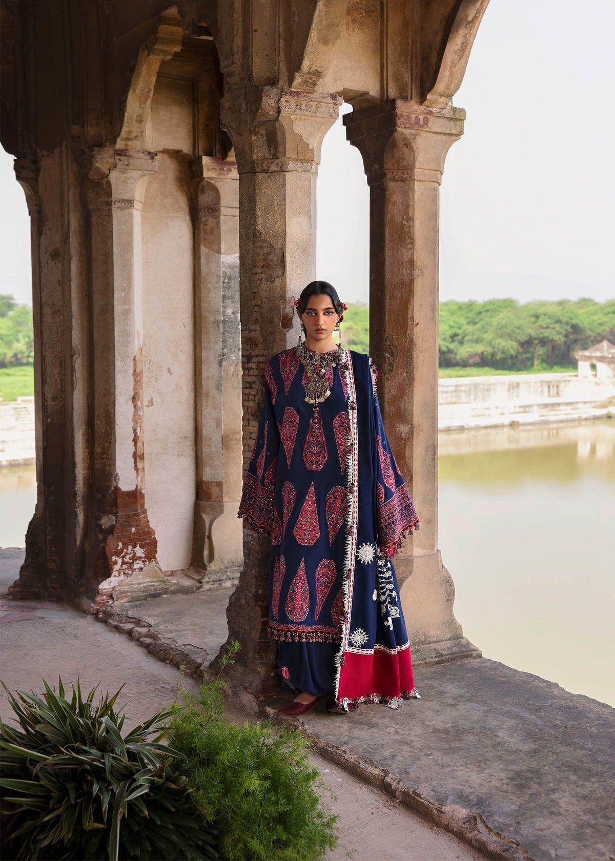 Hussain Rehar Karandi 2025 LEBAASONLINE Available on our website. We have exclusive variety of PAKISTANI DRESSES ONLINE. This wedding season get your unstitched or customized dresses from our PAKISTANI BOUTIQUE ONLINE. PAKISTANI DRESSES IN UK, USA,  Lebaasonline at SALE price!