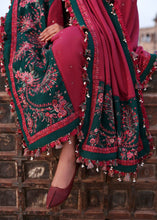 Load image into Gallery viewer, Hussain Rehar Karandi 2025 LEBAASONLINE Available on our website. We have exclusive variety of PAKISTANI DRESSES ONLINE. This wedding season get your unstitched or customized dresses from our PAKISTANI BOUTIQUE ONLINE. PAKISTANI DRESSES IN UK, USA,  Lebaasonline at SALE price!