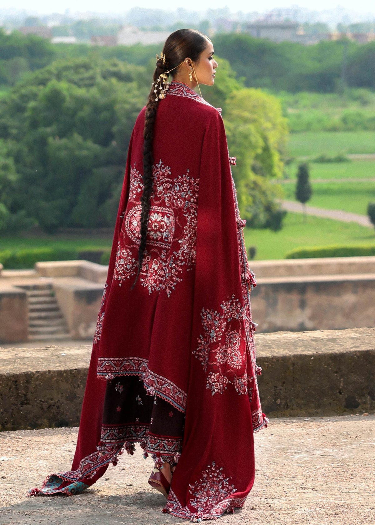 Hussain Rehar Karandi 2025 LEBAASONLINE Available on our website. We have exclusive variety of PAKISTANI DRESSES ONLINE. This wedding season get your unstitched or customized dresses from our PAKISTANI BOUTIQUE ONLINE. PAKISTANI DRESSES IN UK, USA,  Lebaasonline at SALE price!