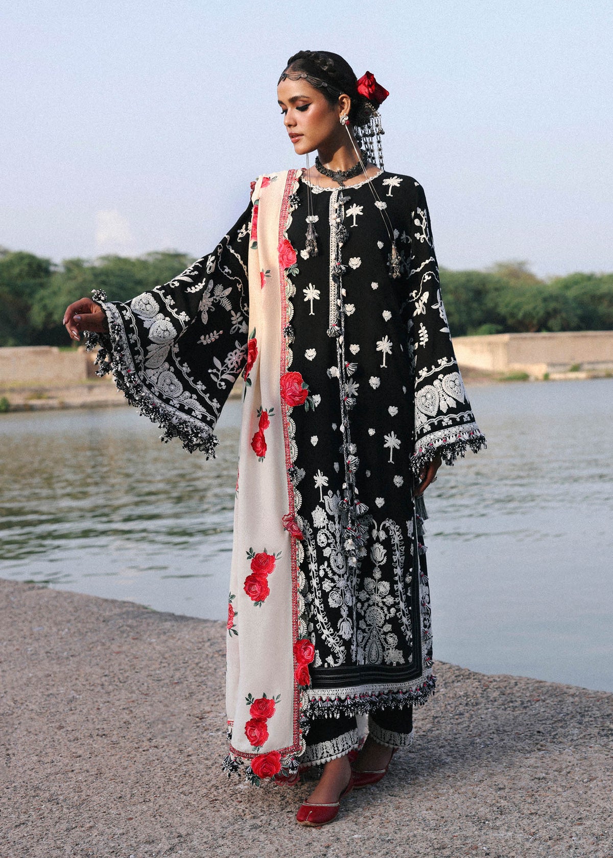 Hussain Rehar Karandi 2025 LEBAASONLINE Available on our website. We have exclusive variety of PAKISTANI DRESSES ONLINE. This wedding season get your unstitched or customized dresses from our PAKISTANI BOUTIQUE ONLINE. PAKISTANI DRESSES IN UK, USA,  Lebaasonline at SALE price!