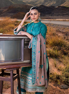 Zainab Chottani | Winter Shawl 2022 | PARSA