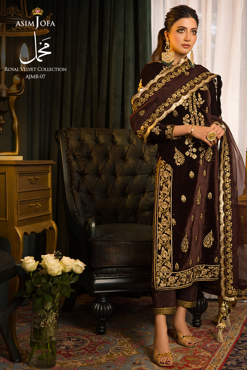 ASIM JOFA | ROYAL VELVET COLLECTION '21 | MAKHMAL | AJML-07 Brown Velvet dress perfectly suits this winter wedding season. The Pakistani bridal dresses online UK with velvet touch is available @lebaasonline. We have various Pakistani designer boutique dresses of Maria B, Asim Jofa, Imrozia and you can get in UK, USA