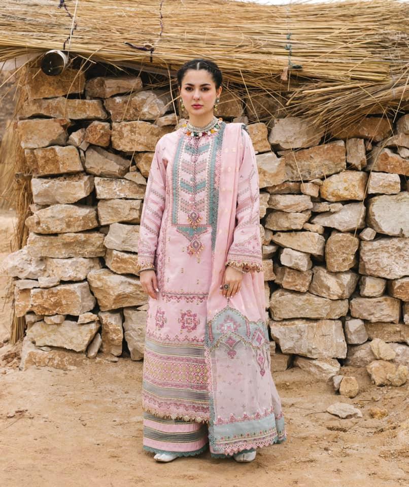 Buy QALAMKAR MIRAHIL LUXURY LAWN SAAJ Pink Lawn Dresses online UK @lebaasonline. The Pakistani wedding dresses online UK include various brands such as Maria B, Qalamkar wedding dress 2022. The dresses can be customized  for Evening, Party Wear in Indian Bridal dresses online UK, USA, France with express shipping!