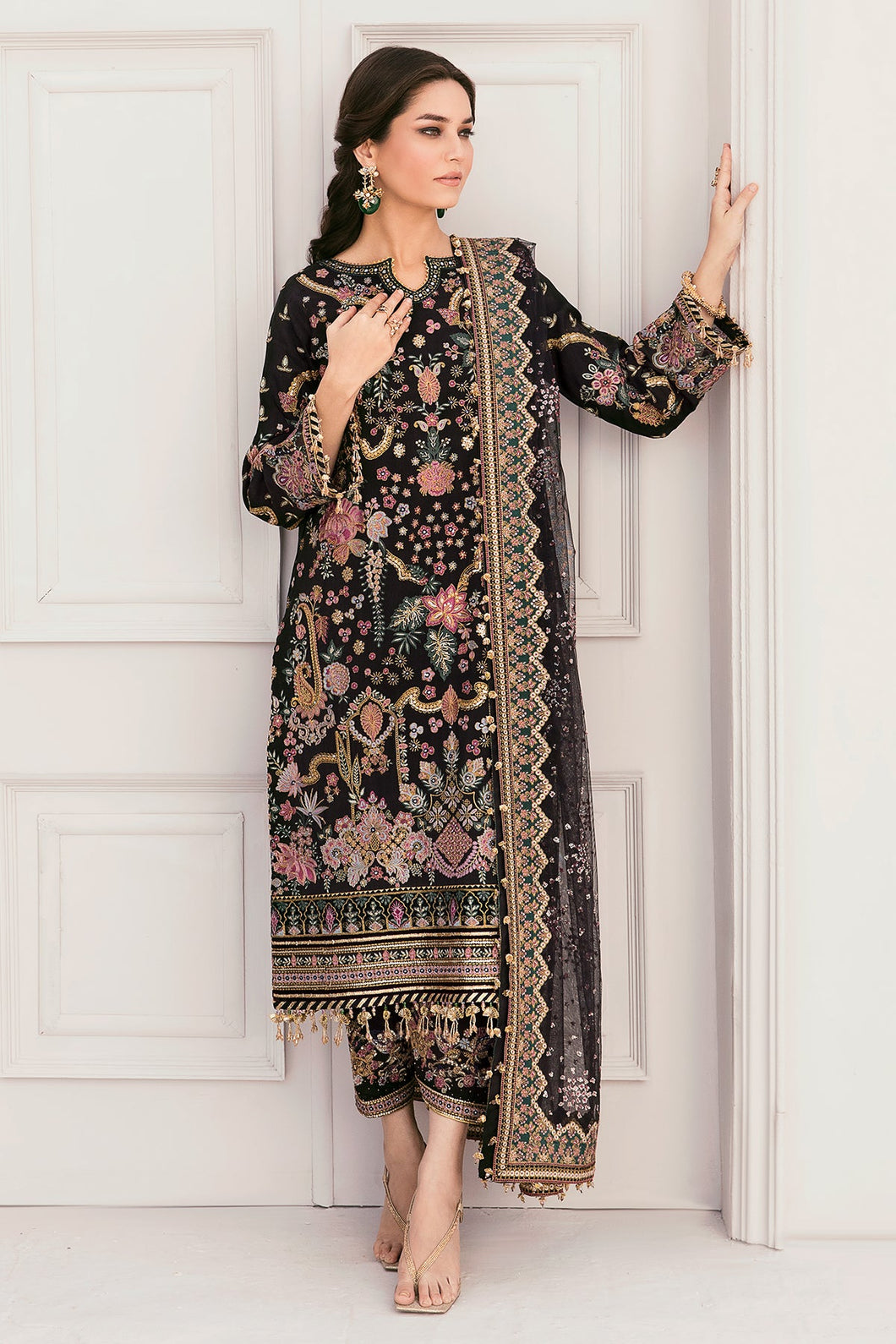 Buy BAROQUE CHANTELLE '22 | black color available in Next day shipping @Lebaasonline. We are the Largest Baroque Designer Suits in London UK with shipping worldwide including UK, Canada, Norway, USA. The Pakistani Wedding Chiffon Suits USA can be customized. Buy Baroque Suits online in Germany on SALE!