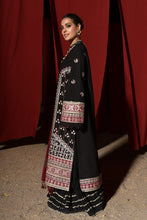 Load image into Gallery viewer, Buy QALAMKAR LUXURY SHAWL COLLECTION 2022 . This winter wedding can be beautifully flaunted with our Qalamkar Collection. We have other Pakistani dress IN USA of Maria B Sana Safinaz PAKISTANI BRIDAL DRESS We can deliver unstitched/customized dresses like PAKISTANI BOUTIQUE DRESSES in UK USA from Lebaasonline