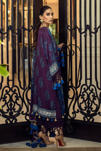 Load image into Gallery viewer,  SANA SAFINAZ | Muzlin Winter’21 Purple Muzlin Collection of Sana Safinaz is exclusively available @lebaasonline. The Pakistani dresses online UK available for party/evening wear with customization at doorstep. The Bridal dresses online USA for this wedding can be flaunt with Maria B collection in UK USA at lebaasonline
