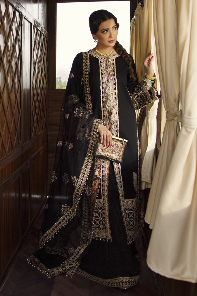 Qalamkar Luxury Festive Lawn 2021 | FX-08 Black Lawn dress is exclusively suitable for Summer wedding season. Lebasonline is the largest stockist of Pakistani boutique dresses such as Qalamkar Sobia Nazir Maria B various Pakistani Bridal dresses in UK. You can get your outfit customized in UK, USA from Lebaasonline