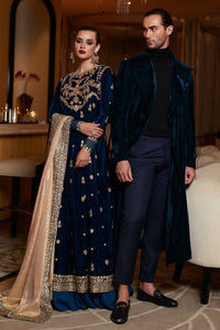 Mushq velvet collection 2022 Is an exclusively available for online UK @lebaasonline. PAKISTANI WEDDING DRESSES ONLINE UK can be customized at Pakistani designer boutique in USA, UK, France, London. Get Pakistani & Indian velvet BRIDAL DRESSES ONLINE USA at Lebaasonline at SALE!