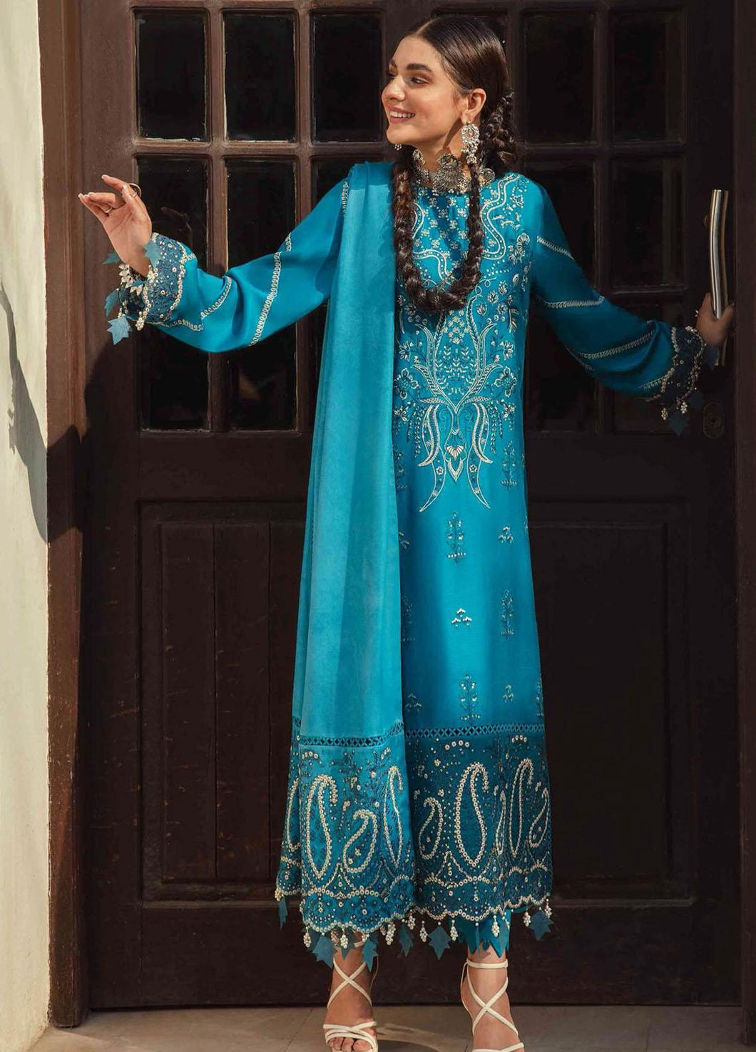 AFROZEH | SARDIYON KI KAHANI | FEROZA-07 Blue color dress is Pakistan's most diverse designer fashion brand with Velvet- Embroidered, Crinkle Chiffon-Embroidered Party Wear Suits. Buy Celebrating different styles of Pakistani Festive AFROZEH WINTER COLLECTION UK DESIGNER SUITS in UK, USA, Austria at LebaasOnline!