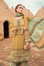 Load image into Gallery viewer, Shop the latest trends of Maria B Lawn 2020 Clothes Unstitched/ready to D-2113-A - Maria B Lawn 2020 ar 3 Piece Suits for the Spring/Summer. Available for customisation at LebaasOnline. Maria B&#39;s latest lawn, digital print attire and MBROIDERED Pakistani Designer Clothes for Women. free shipping UK, USA, and worldwide 