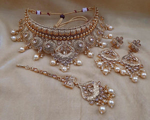 Dazzling  jewellery sets in gold and crystals - LebaasOnline 