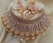 Load image into Gallery viewer, Dazzling  jewellery sets in gold and crystals - LebaasOnline 