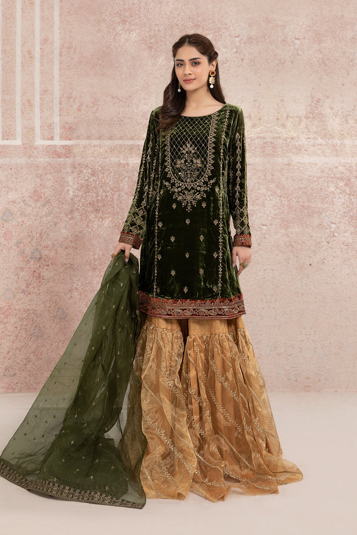 Buy Suit Green SF-W21-11 Green color Ready to Wear. READY MADE MARIA B BRIDAL COLLECTION UK 2021 Rejoice this season with balance of dynamic hues with  Pakistani Wedding designer clothes 2021 from the top fashion designer such as MARIA. B online in UK & USA Express shipping to London Manchester & worldwide 