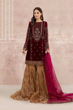 Load image into Gallery viewer, Buy Suit Pink SF-W21-11 Pink color Ready to Wear. READY MADE MARIA B BRIDAL COLLECTION UK 2021 Rejoice this season with balance of dynamic hues with  Pakistani Wedding designer clothes 2021 from the top fashion designer such as MARIA. B online in UK &amp; USA Express shipping to London Manchester &amp; worldwide 