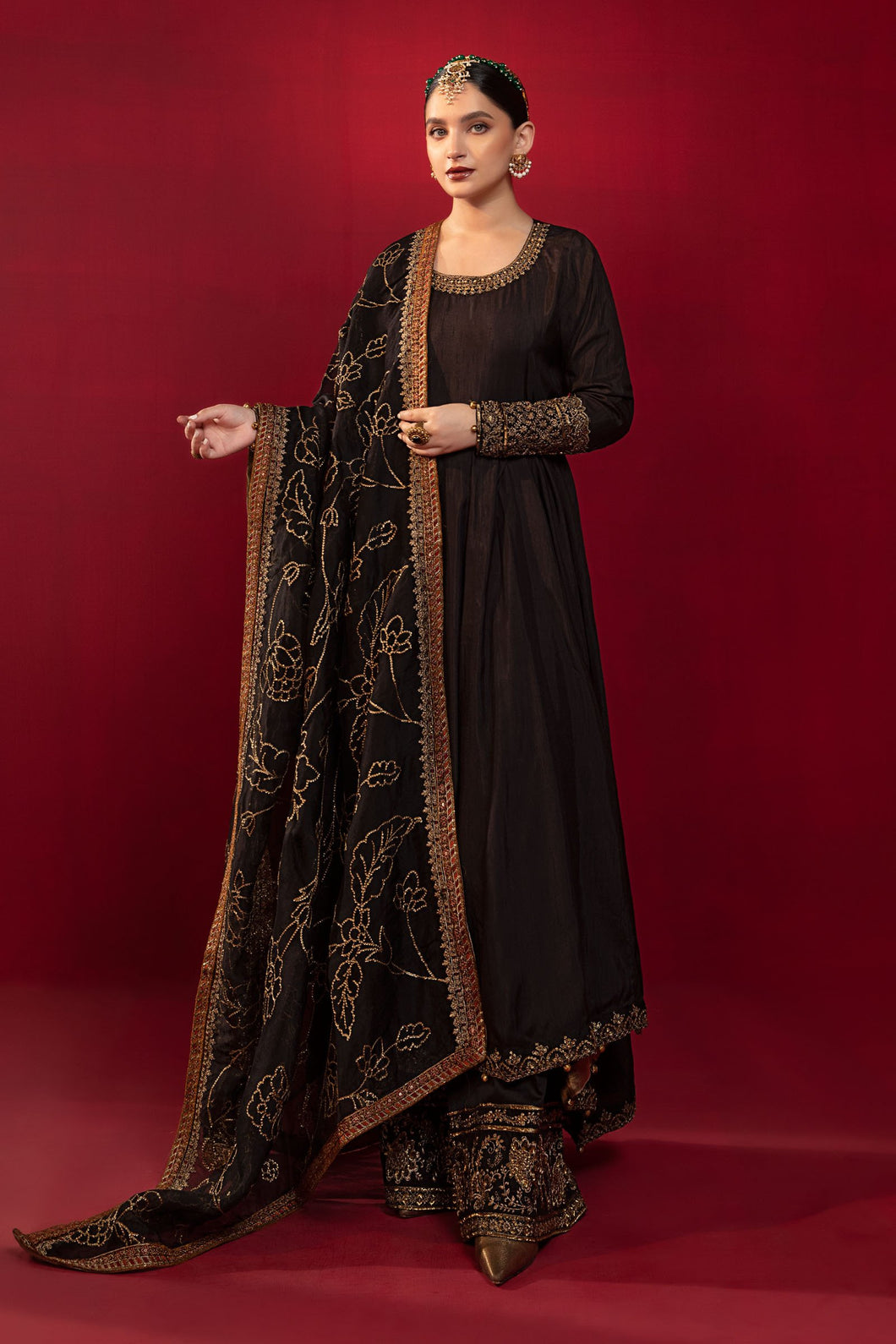 Buy Suit Black SF-W22-19 | Maria B Ready to Wear Online dresses UK 2022 Rejoice this season with balance of dynamic hues with PAKISTANI WEDDING DRESSES ONLINE UK from the top fashion designer such as MARIA. B online in UK & USA Express shipping to London Manchester & worldwide from Lebaasonline only